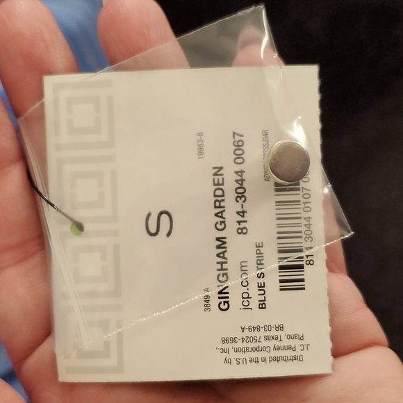 Cold Shoulder Liz Claiborne Blouse - Picture 6 of 6